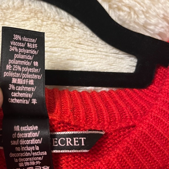 Red VS ANGEL sweater - Picture 3 of 3